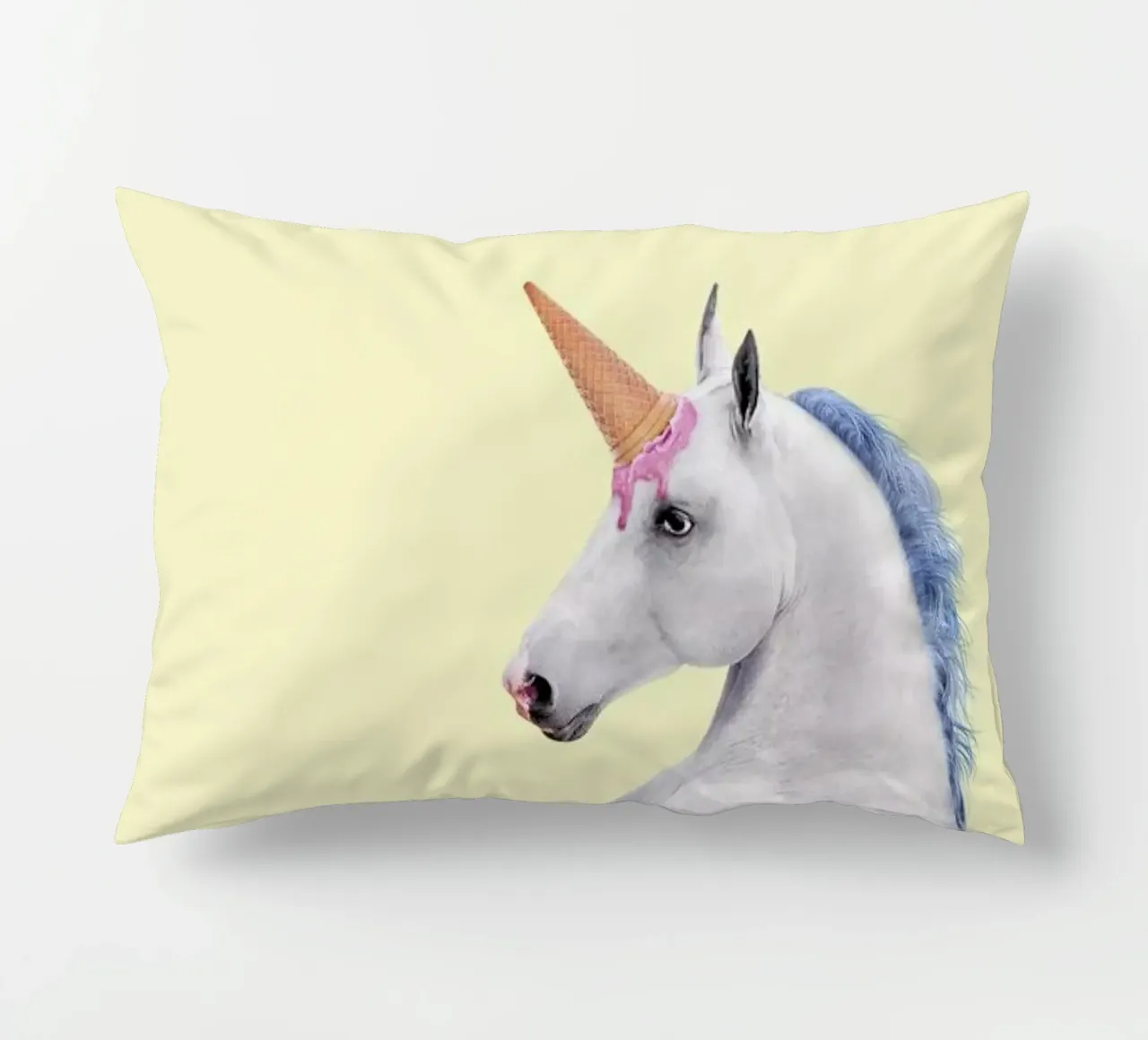 Ice Cream Unicorn cojín de Paul Fuentes Design