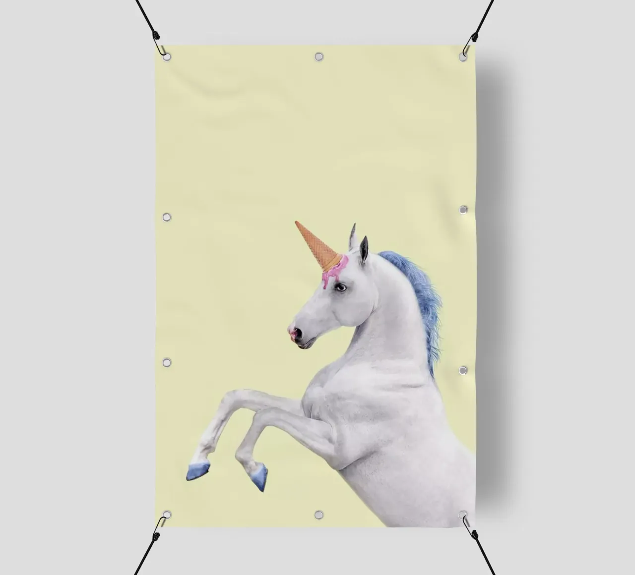 Ice Cream Unicorn telo in pvc da Paul Fuentes Design