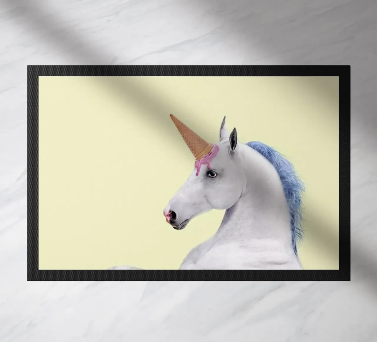 Ice Cream Unicorn felpudo de Paul Fuentes Design