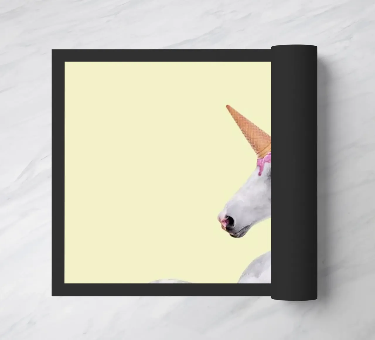 Ice Cream Unicorn felpudo de Paul Fuentes Design