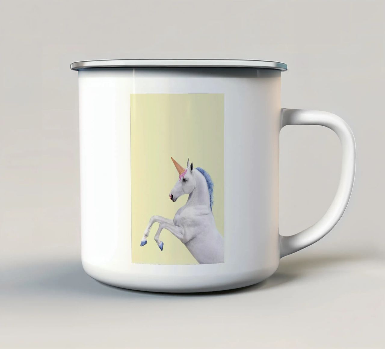 Ice Cream Unicorn tazza in smalto da Paul Fuentes Design