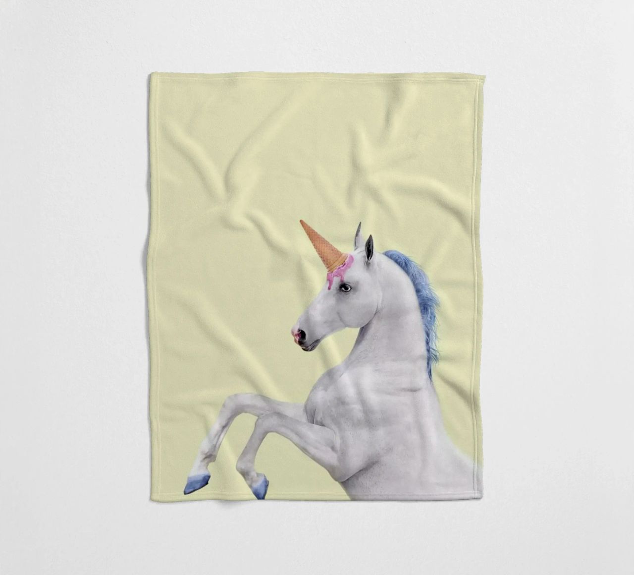 Ice Cream Unicorn coperta in pile da Paul Fuentes Design