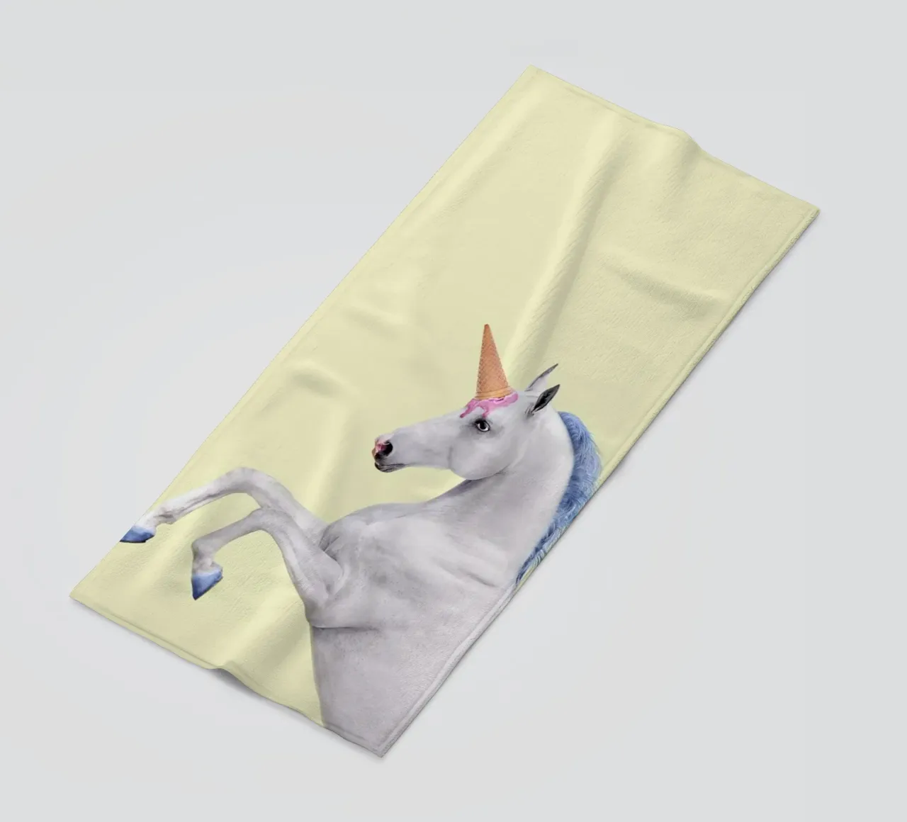 Ice Cream Unicorn telo mare da Paul Fuentes Design