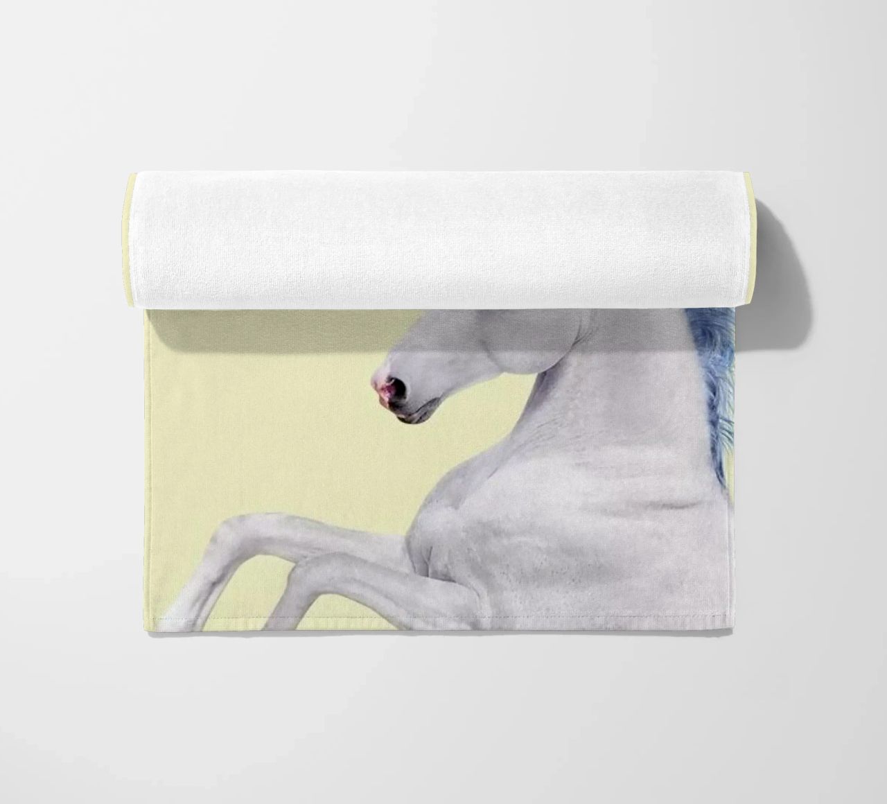 Ice Cream Unicorn telo mare da Paul Fuentes Design