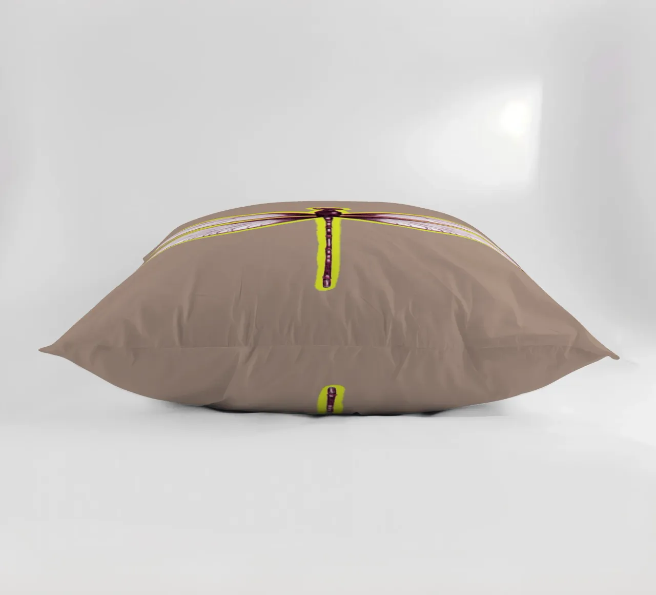 BLURRED DRAGONFLY cuscino da LAUSEMIA DESIGN STUDIO
