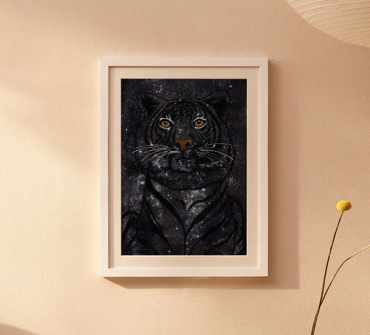 Wild Universe Night Stars Tiger - illustrazione ad acquerello poster con telaio in plastica da This Wild Soul - Illustration