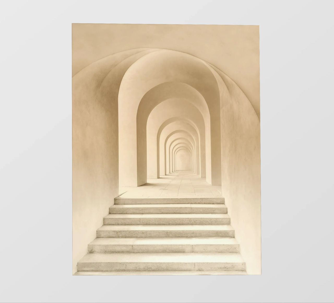 La belleza intemporal de unos arcos interminables papel para pared de Dagmar Pels