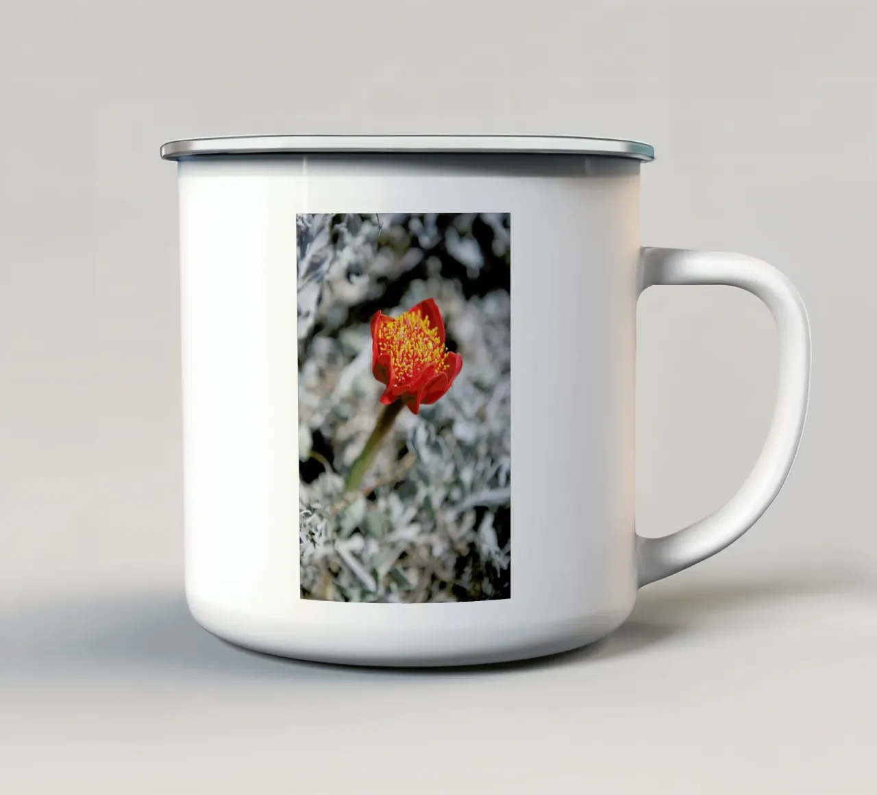 Mountain Flower tazza in smalto da Shot By Clint