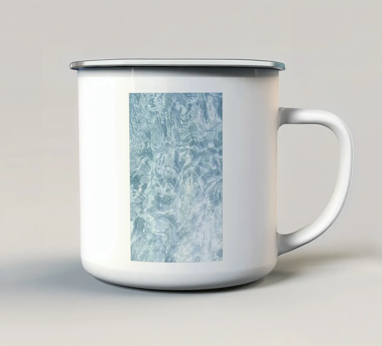 Cristallino tazza in smalto da Henrike Schenk Photography