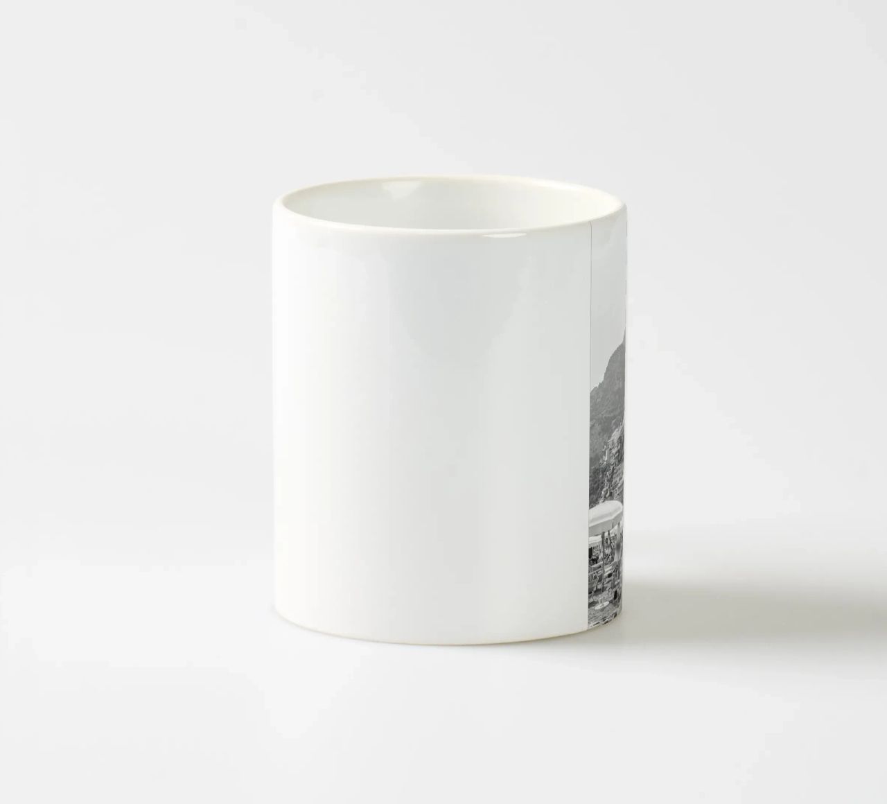Positano in bianco e nero tazza in ceramica da Henrike Schenk Photography