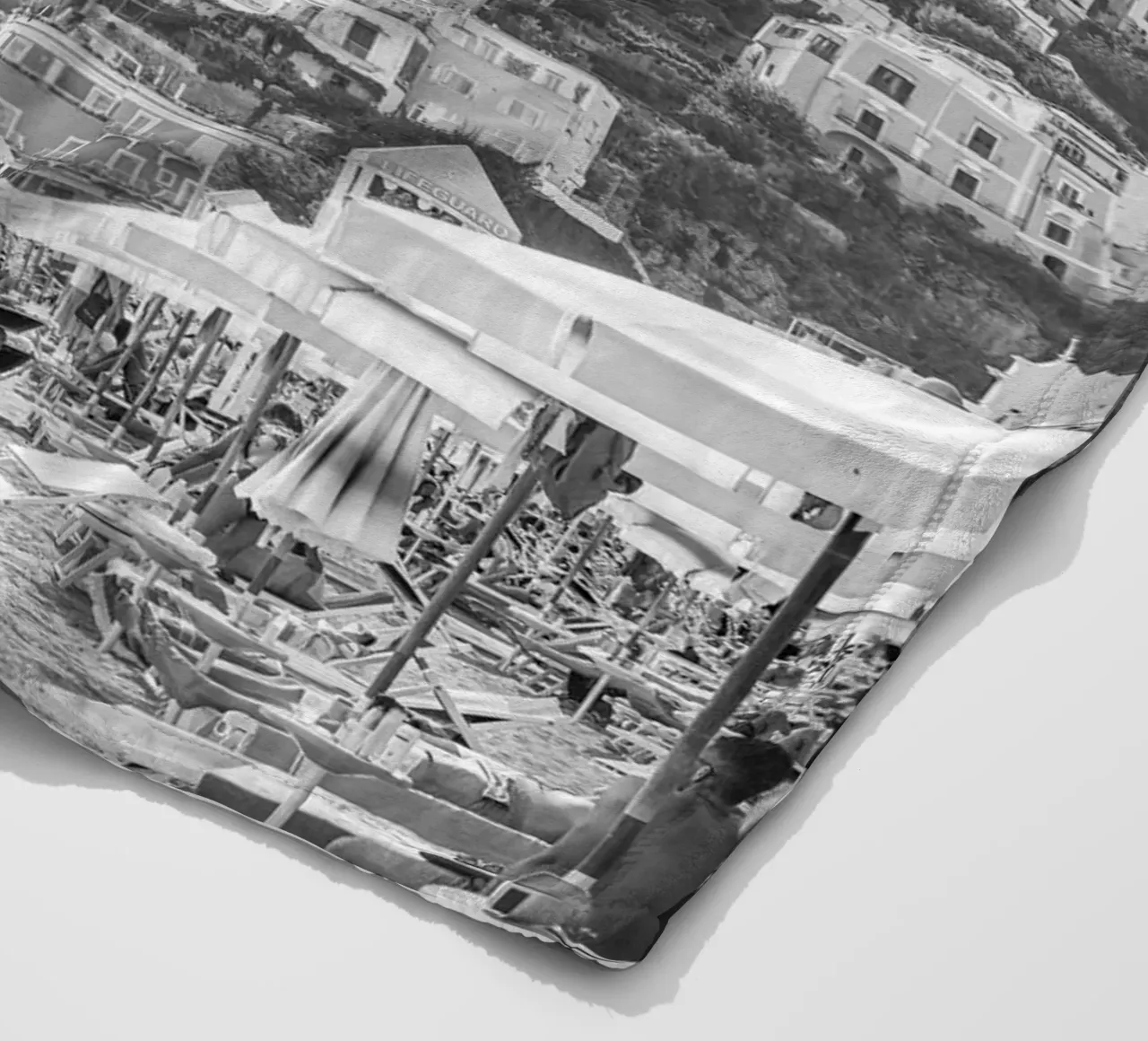 Positano in bianco e nero coperta in pile da Henrike Schenk Photography