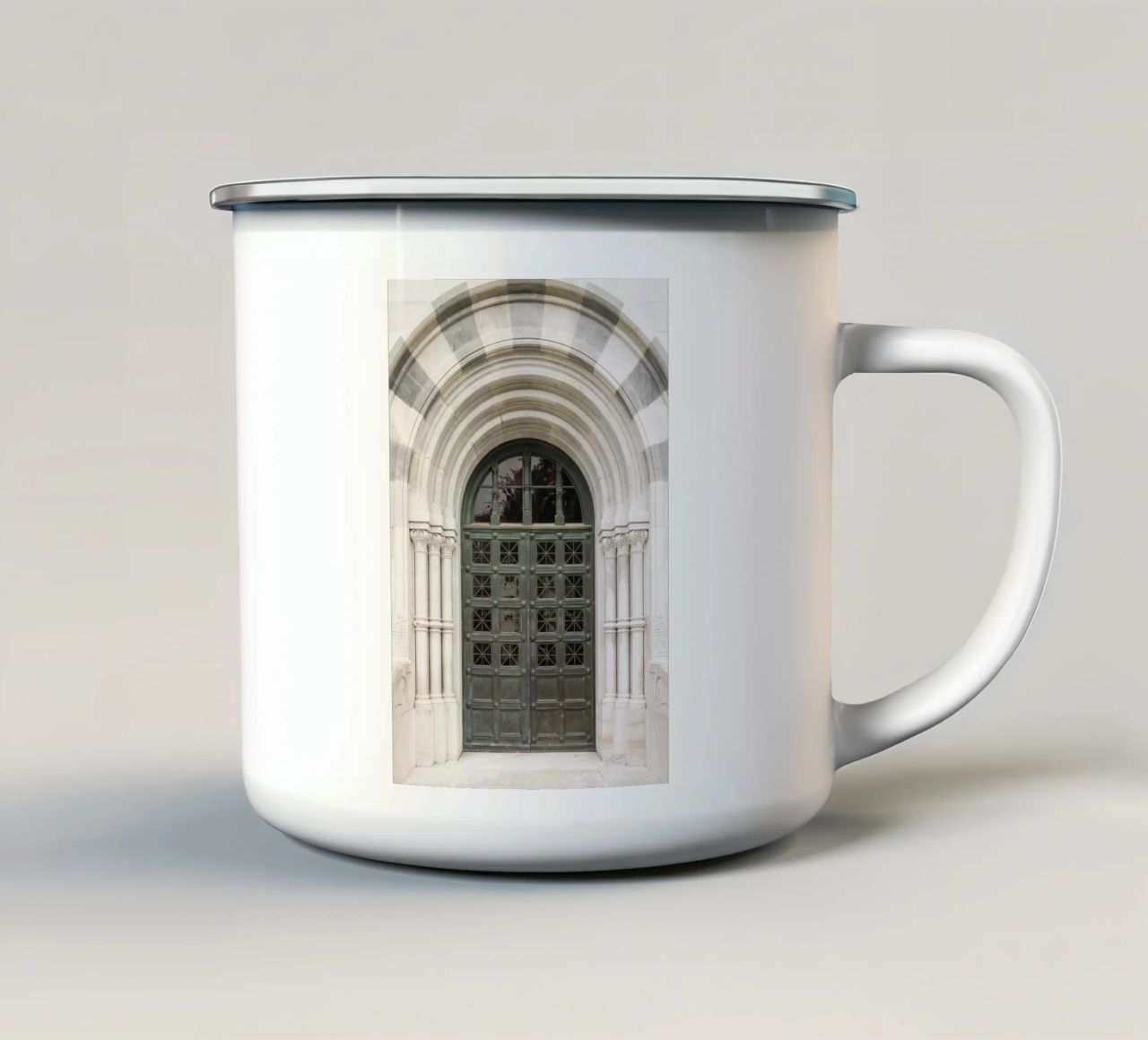 Vecchia porta tazza in smalto da Henrike Schenk Photography