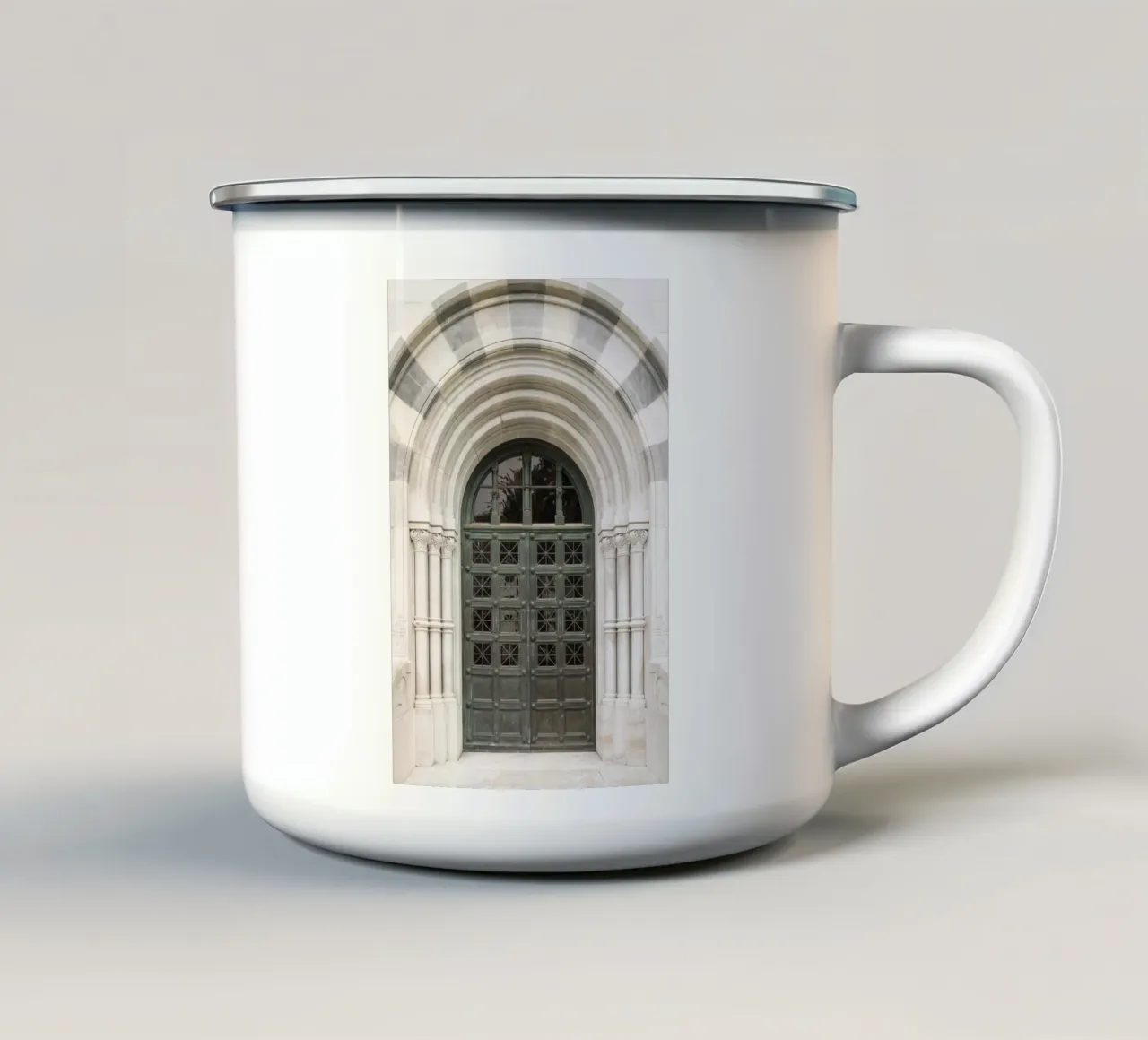 Vecchia porta tazza in smalto da Henrike Schenk Photography