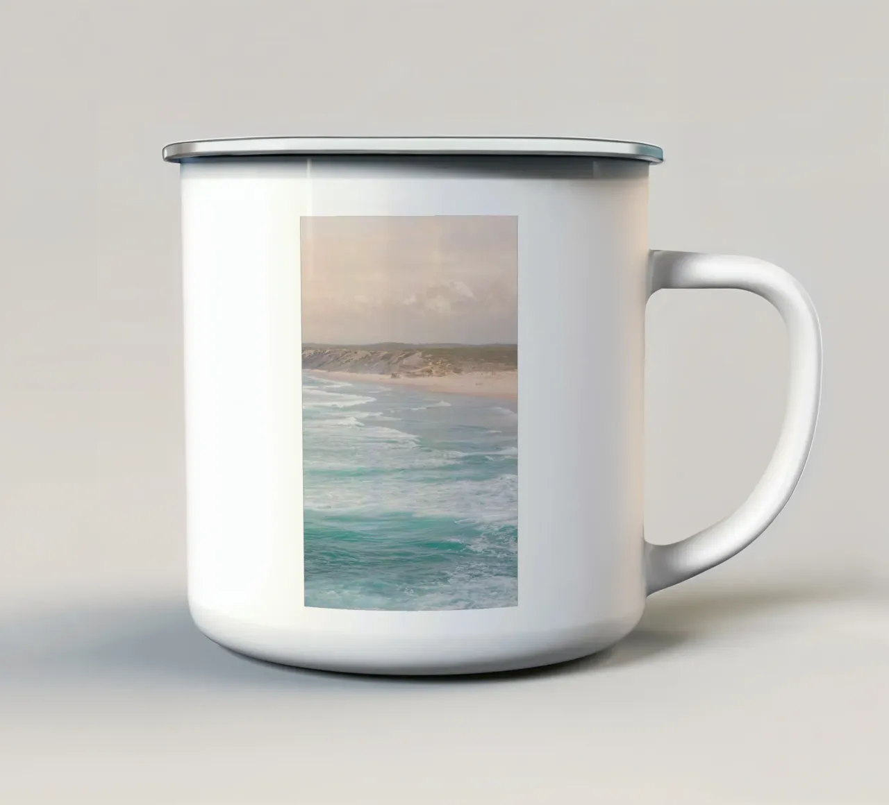 Tramonto sulla spiaggia di Bordeira, Portogallo tazza in smalto da Henrike Schenk Photography