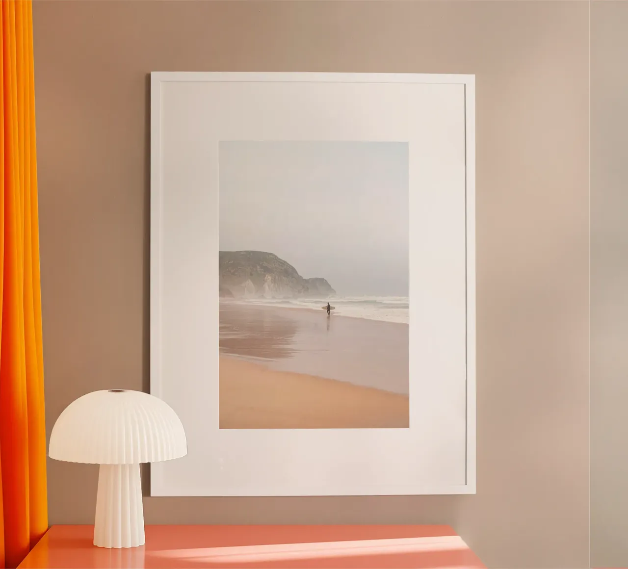 Il surfista solitario poster da Henrike Schenk Photography