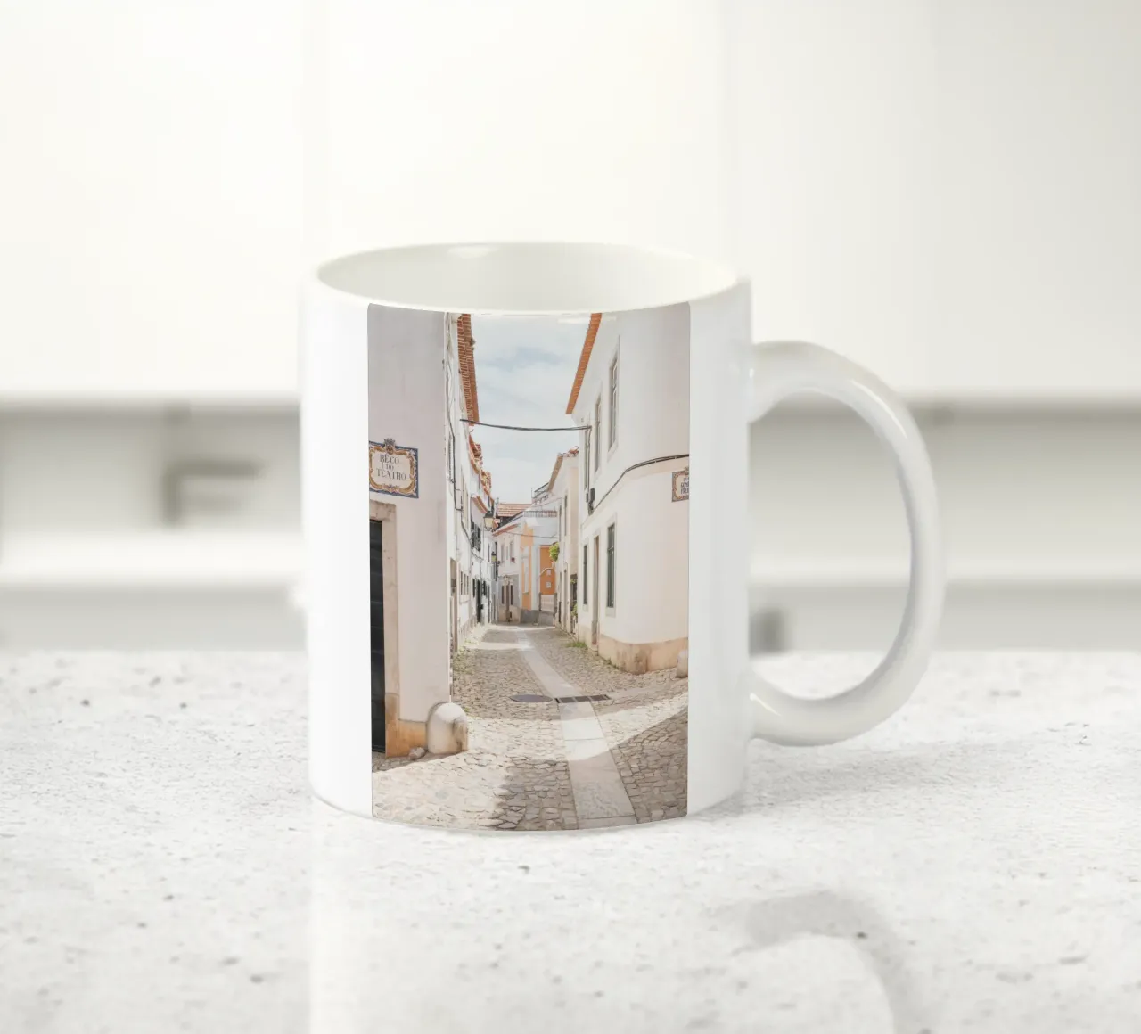 Cascais, Portogallo tazza in ceramica da Henrike Schenk Photography