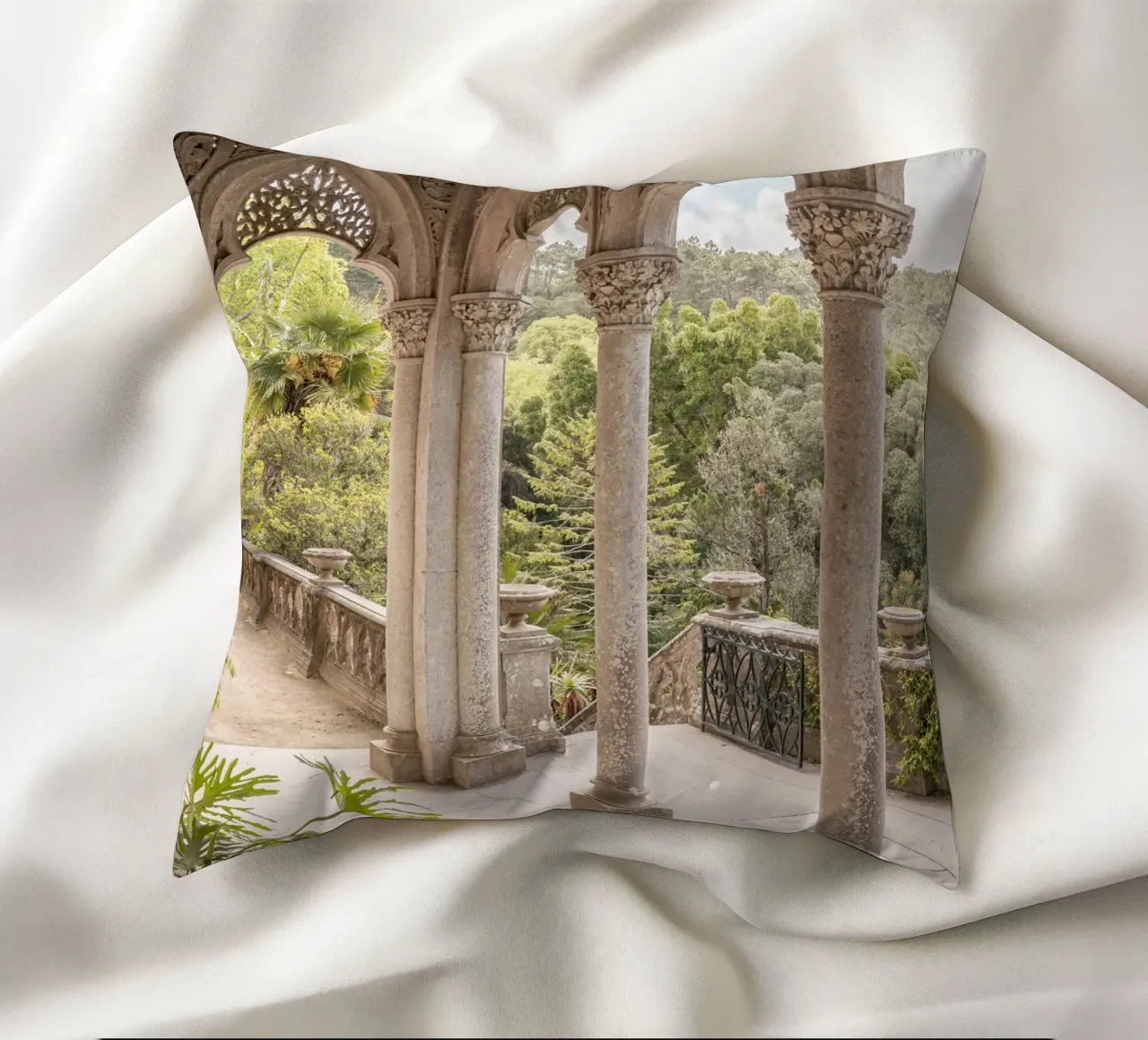 Archi di Monserrate cuscino da Henrike Schenk Photography