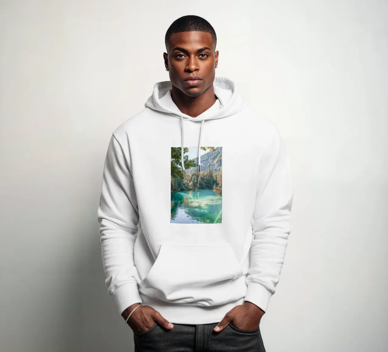 Blausee" in Svizzera felpa con cappuccio da Henrike Schenk Photography