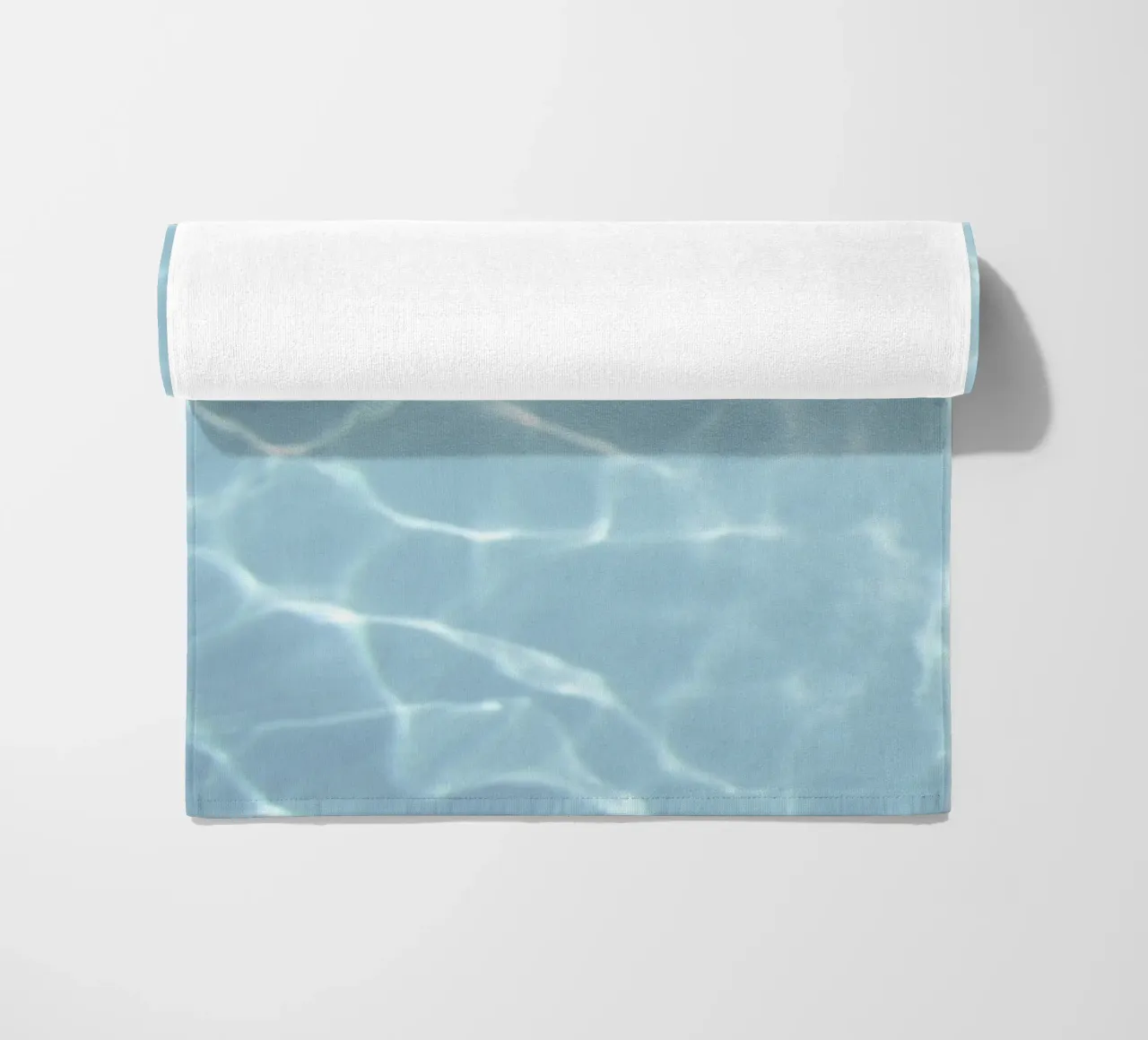 Fiore galleggiante telo mare da Henrike Schenk Photography