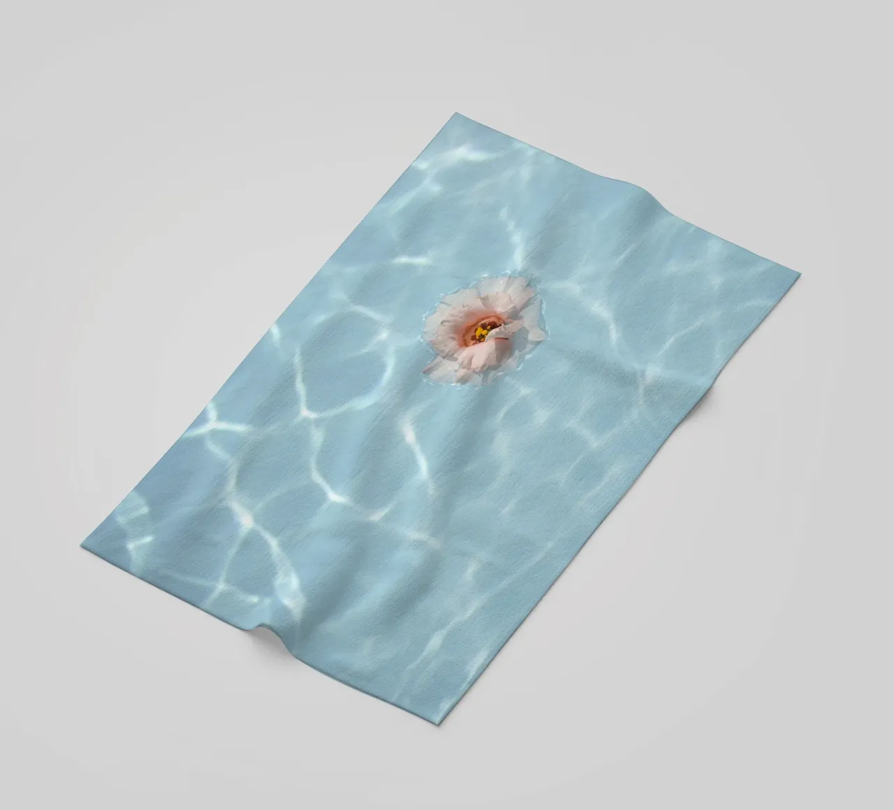 Floating Flower telo mare da Henrike Schenk Photography