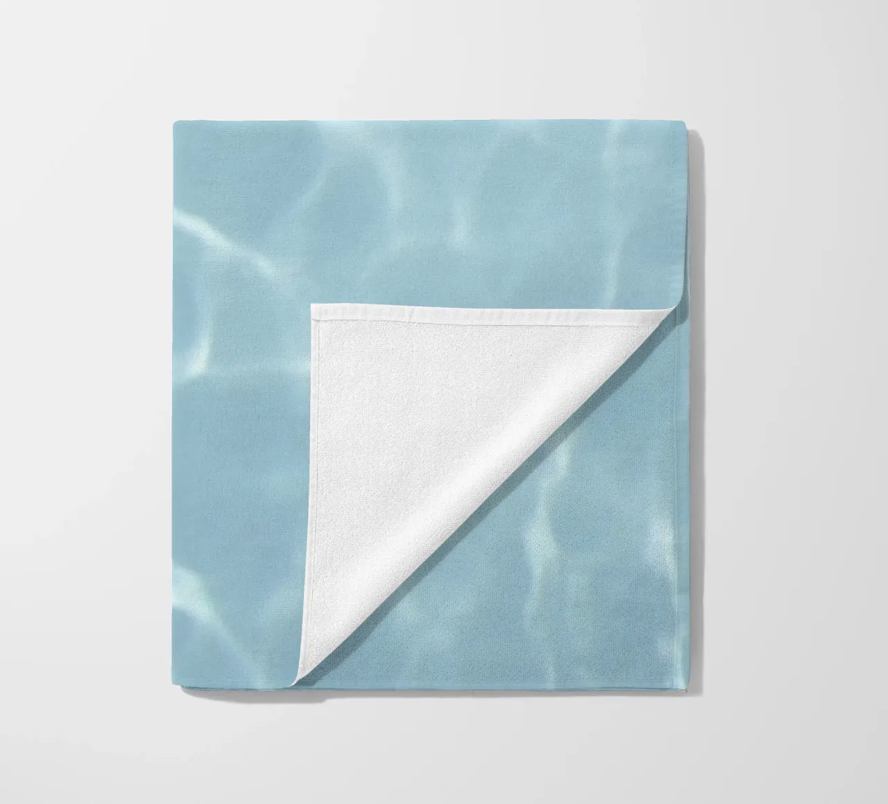 Fiore galleggiante telo mare da Henrike Schenk Photography