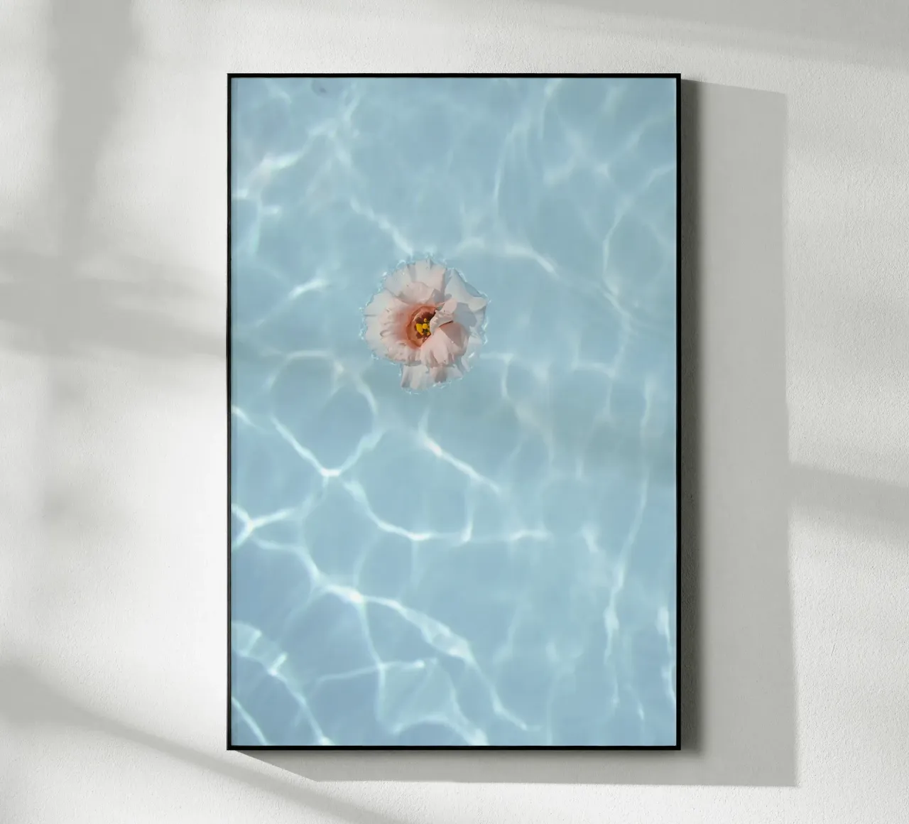 Floating Flower plexiglass da Henrike Schenk Photography