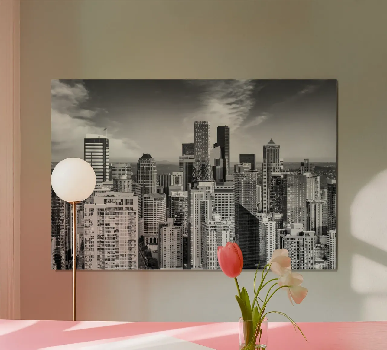 Vista sui grattacieli del centro di Seattle Monocromatico poster con telaio in alluminio da Melanie Viola