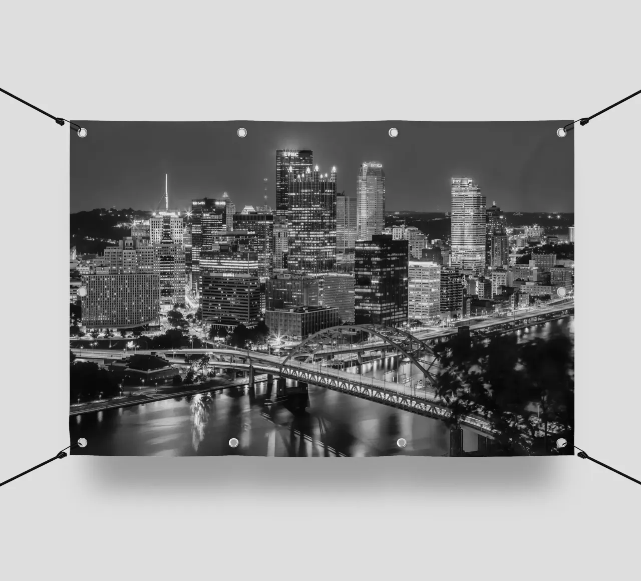 Skyline onirico di Pittsburgh di sera | Monochrom telo in pvc da Melanie Viola