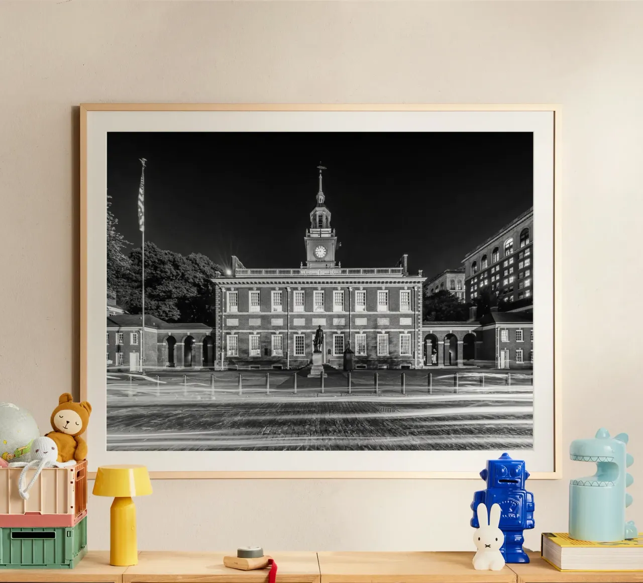 Independence Hall a Philadelphia | Monochrom poster con telaio in legno da Melanie Viola