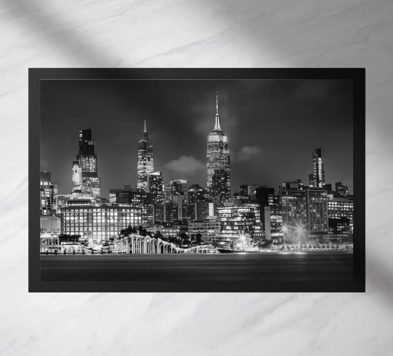 Skyline di Midtown Manhattan con Little Island | Monochrom zerbino da Melanie Viola