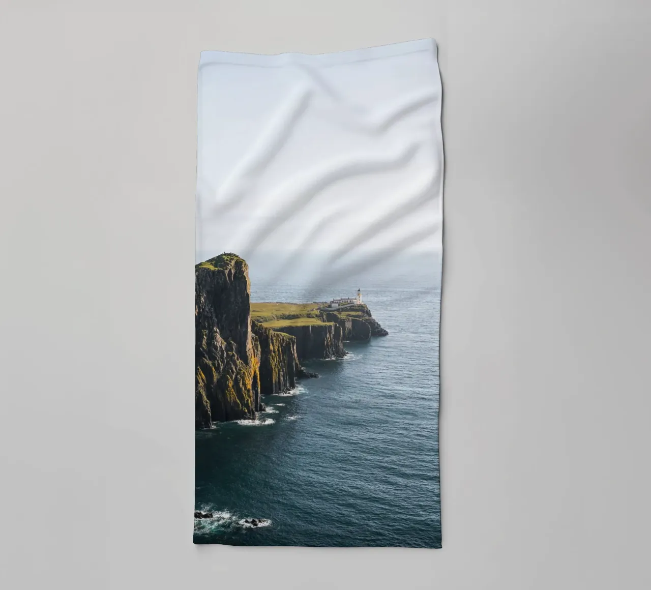 Neist Point, Scozia asciugamano da bagno da Henrike Schenk Photography