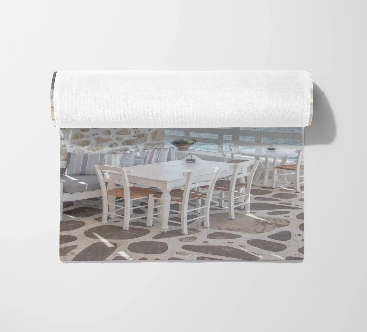 Griechische Terrasse Strandtuch von Henrike Schenk Photography