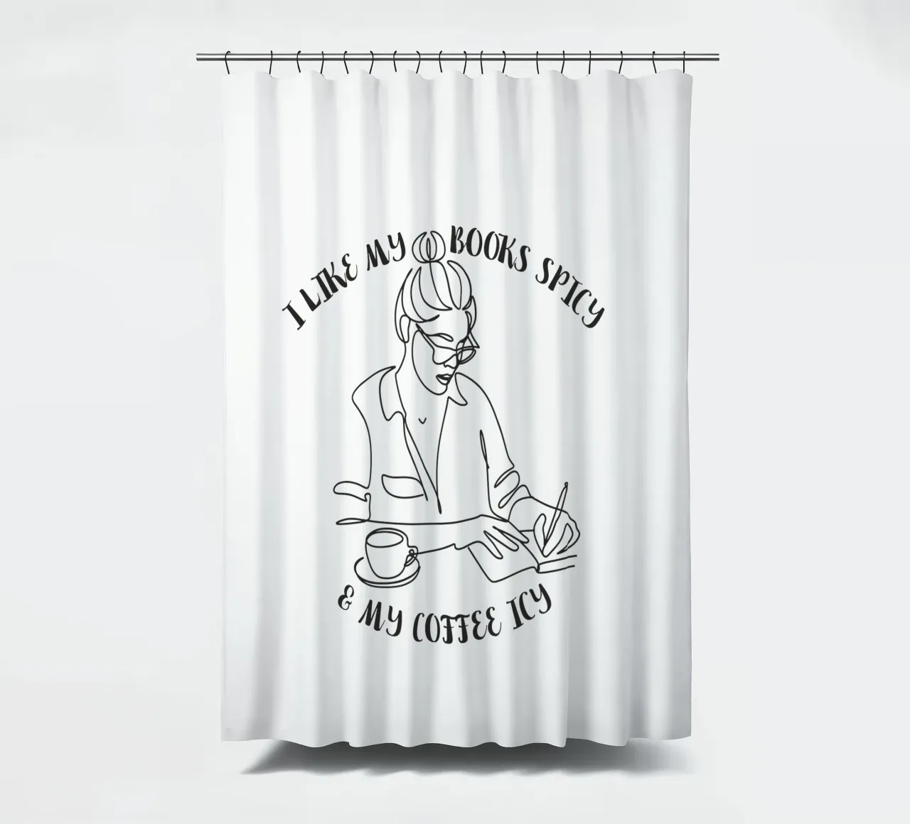 Frau mit Buch am Schreibtisch die gerne liest und Kaffee tri Duschvorhang von ArtDesign by KBK