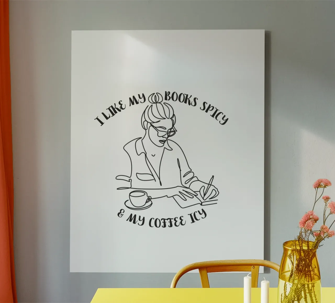 Donna con un libro alla scrivania che ama leggere e bere caffè tela con Cornice a cassetta da ArtDesign by KBK