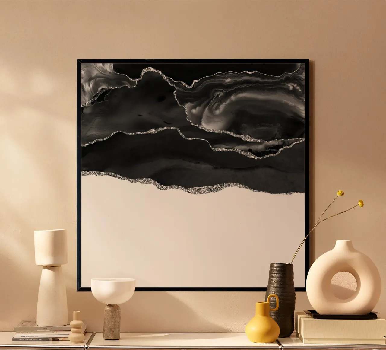 Schwarz & Silber Achat Struktur 05 Poster mit Holzrahmen von Gemstone Textures
