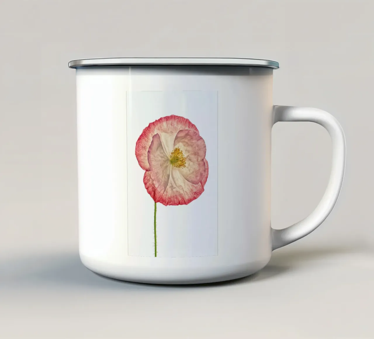 Poppy 3 tazza in smalto da Curious Collections by Marielle Leenders