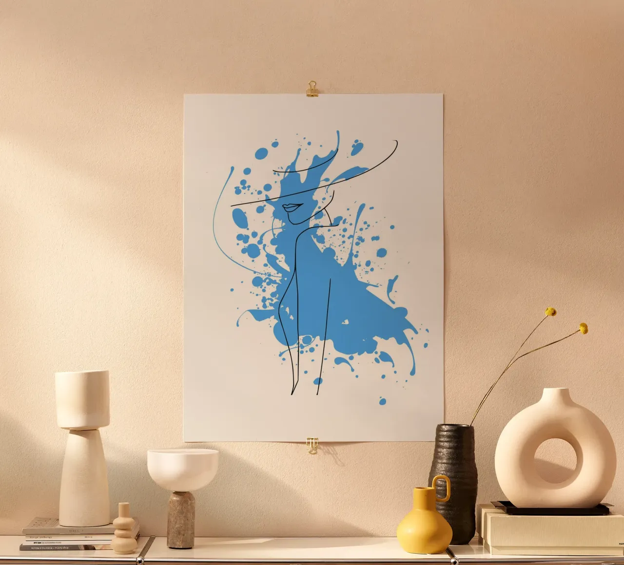 Donna nello stile della line art con accenti blu poster da ArtDesign by KBK