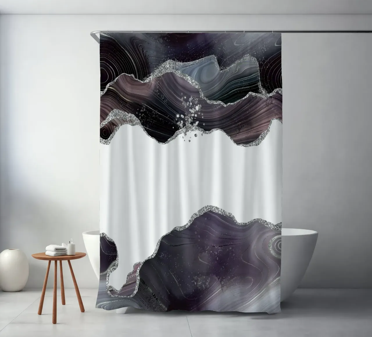 Schwarzer & silberner Glitzerachat Textur 07 Duschvorhang von Gemstone Textures