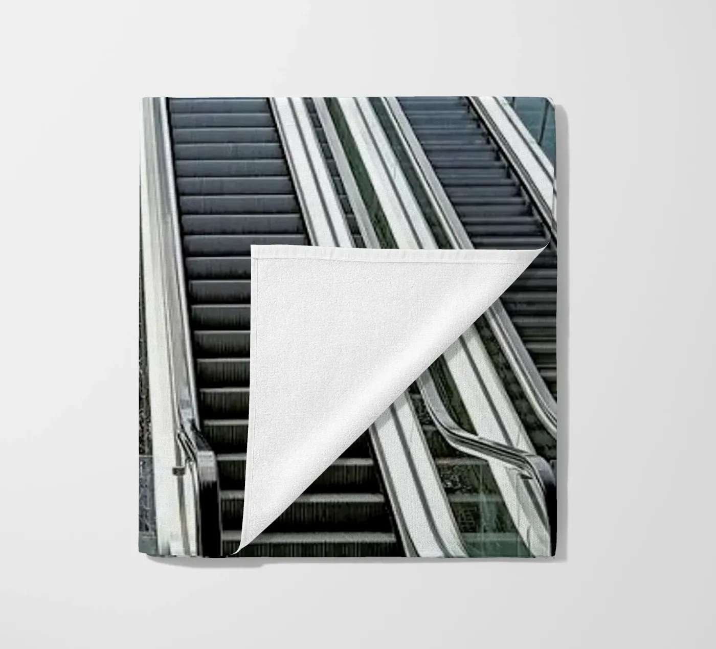 Triangeln telo mare da Michael Belhadi