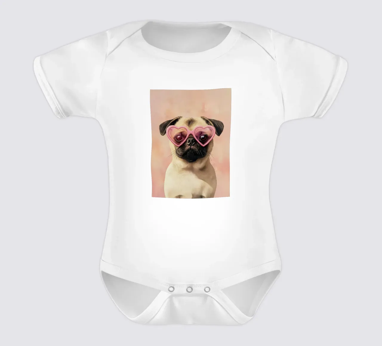 Mops avec lunettes en forme de cœur body bébé de Carinaprint