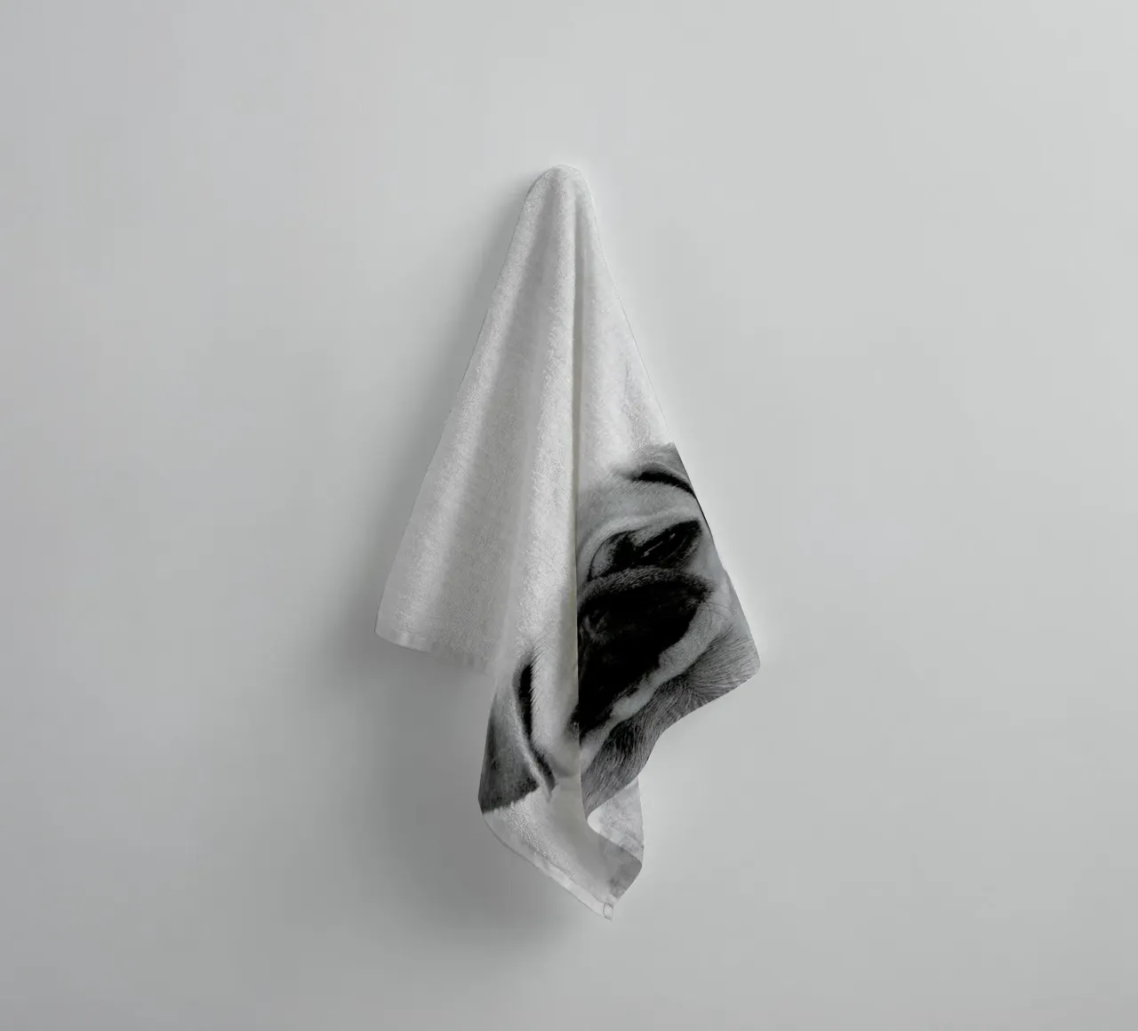 Print 44 towel by Lila x Lola