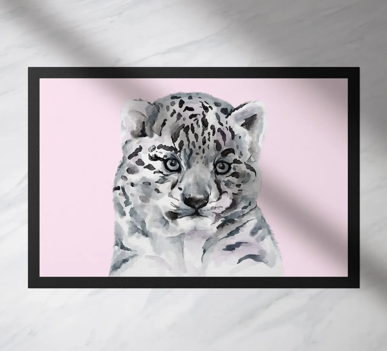 Poster pastello sulla fauna selvatica, simpatico leopardo delle nevi, stampa per l'asilo nido zerbino da Little Lila