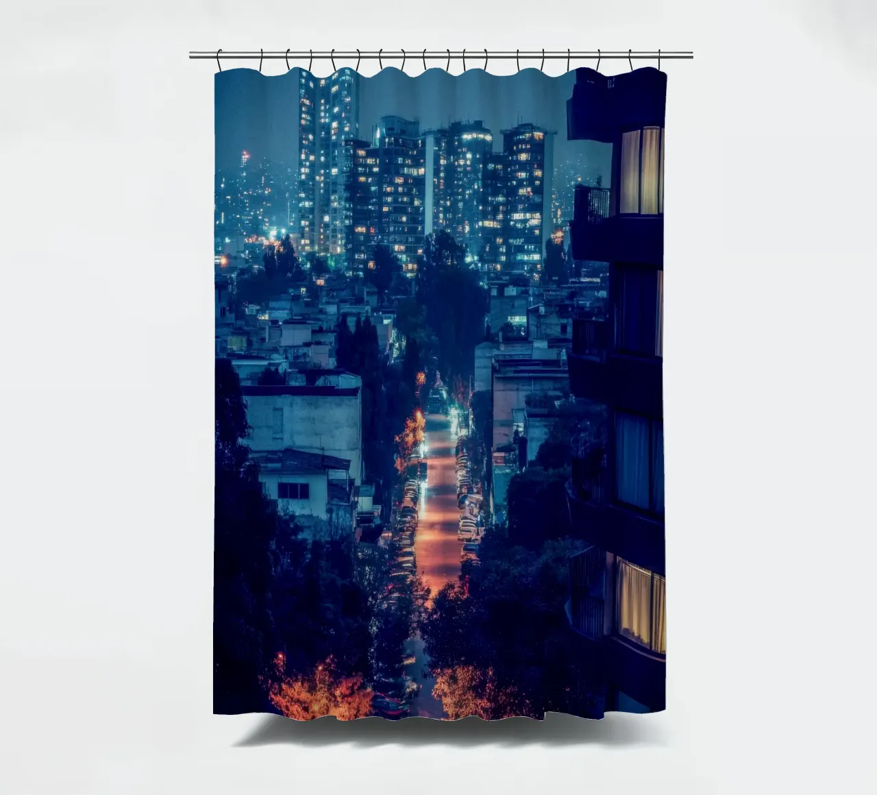 Città del Messico: una strada vivace immersa in lampi luminosi tenda da doccia da By Night