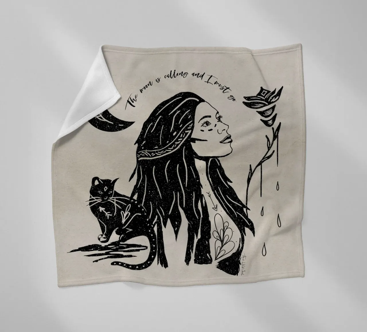"La luna chiama e io devo andare" Tribale Strega Luna Nera coperta in pile da This Wild Soul - Illustration