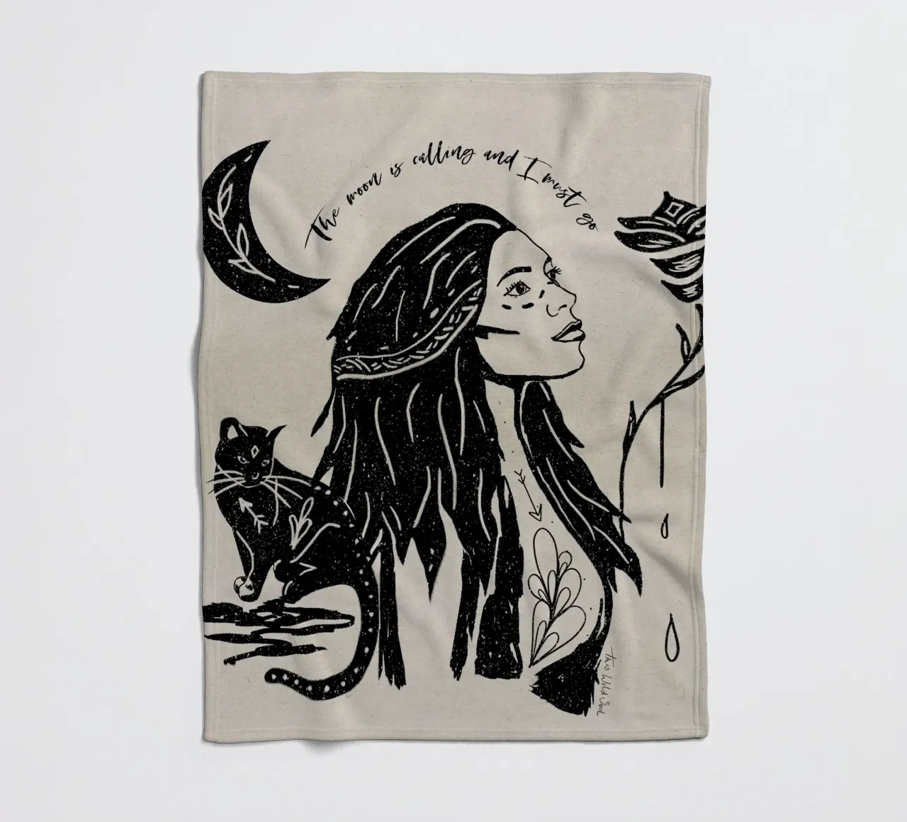 "La luna chiama e io devo andare" Tribale Strega Luna Nera coperta in pile da This Wild Soul - Illustration