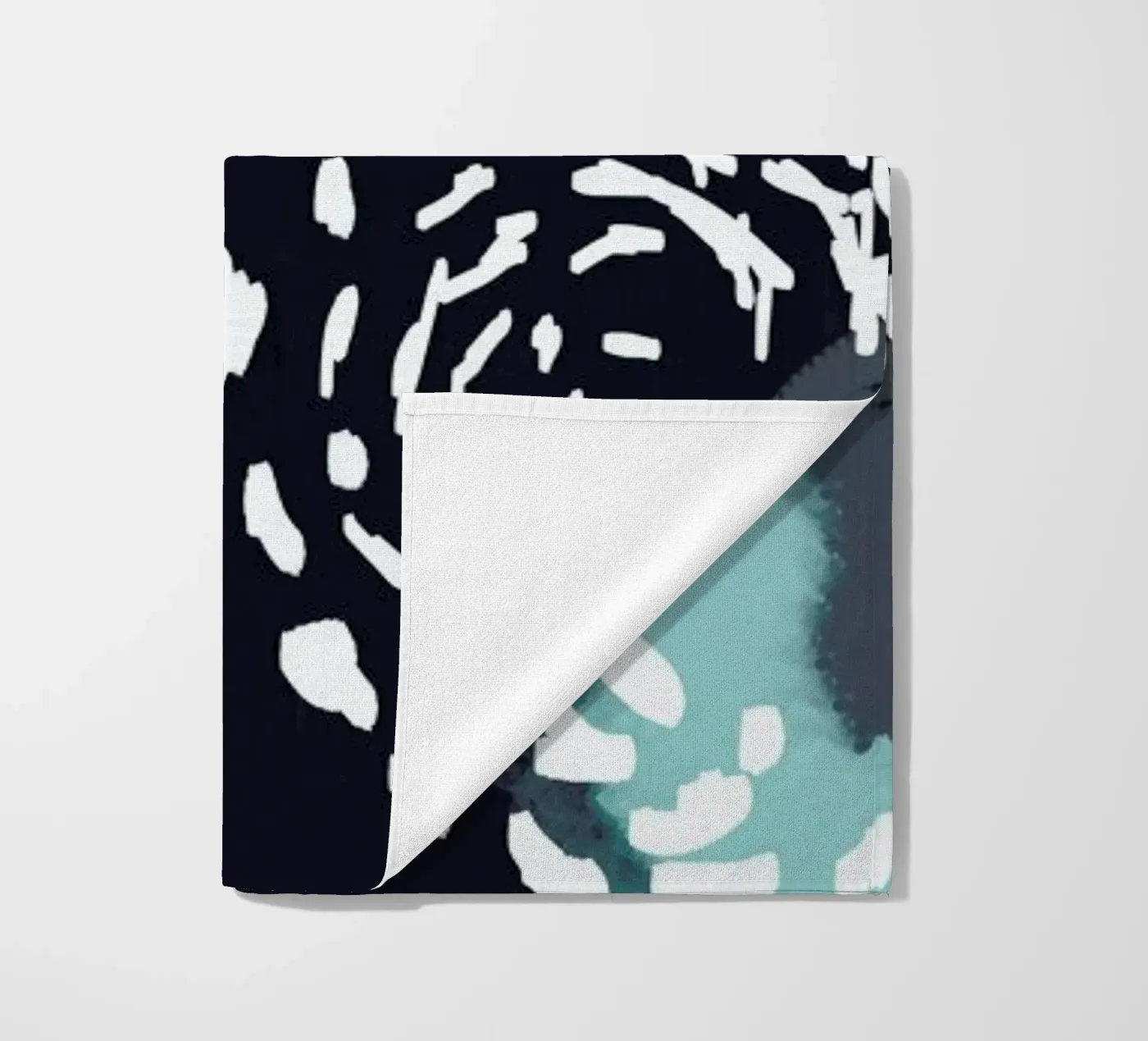 August telo mare da Charlotte Winter