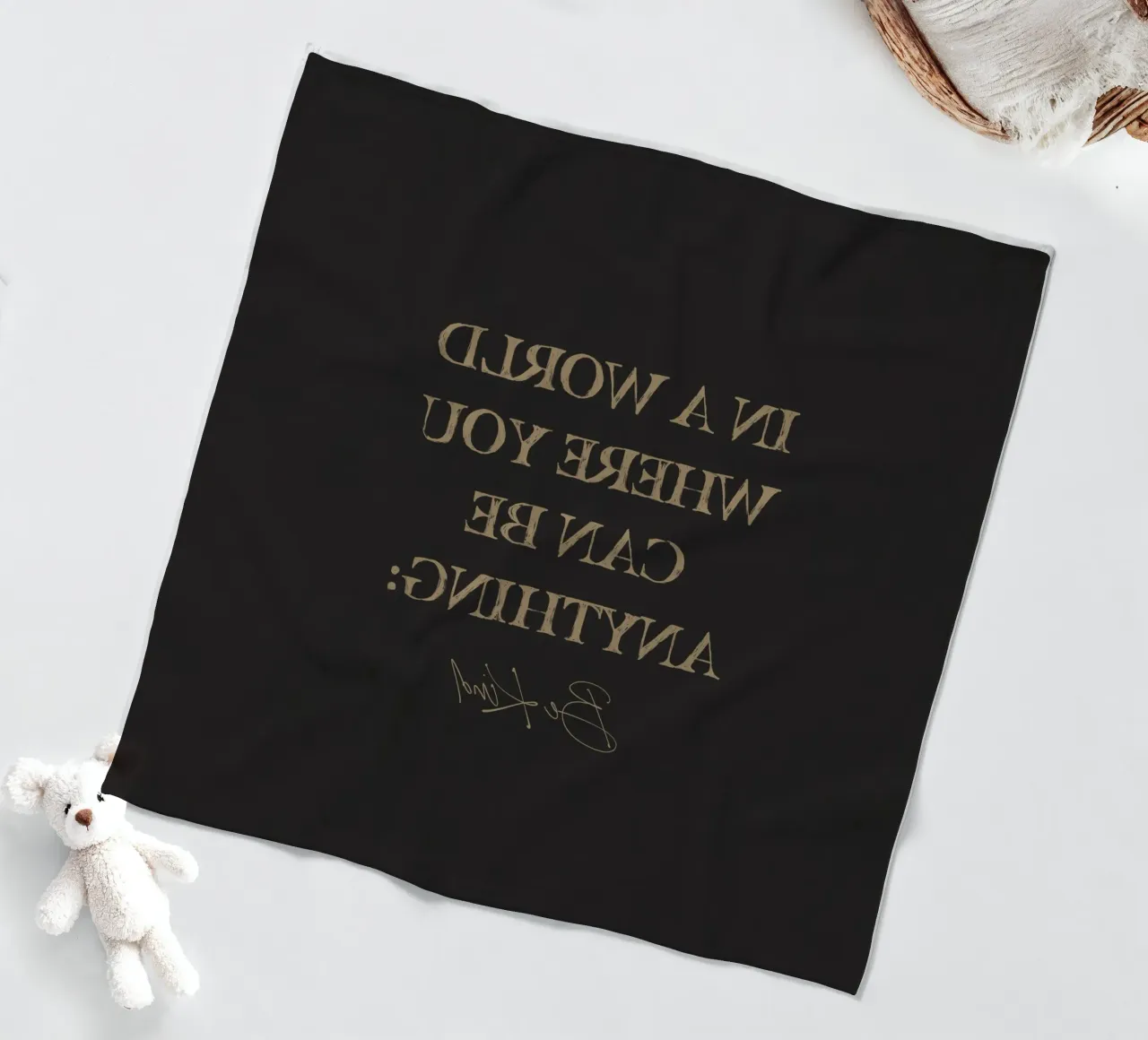 In un mondo in cui si può essere qualsiasi cosa, sii gentile Citazione d'arte coperta in pile da This Wild Soul - Illustration