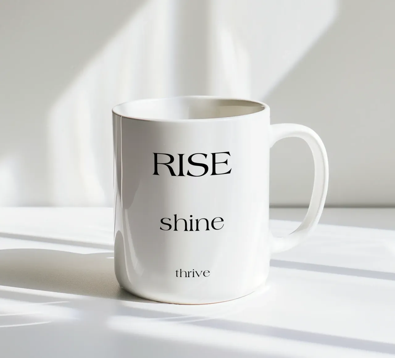 Rise Shine Thrive Semplice tipografia minimalista tazza in ceramica da YV TYPOGRAPHY