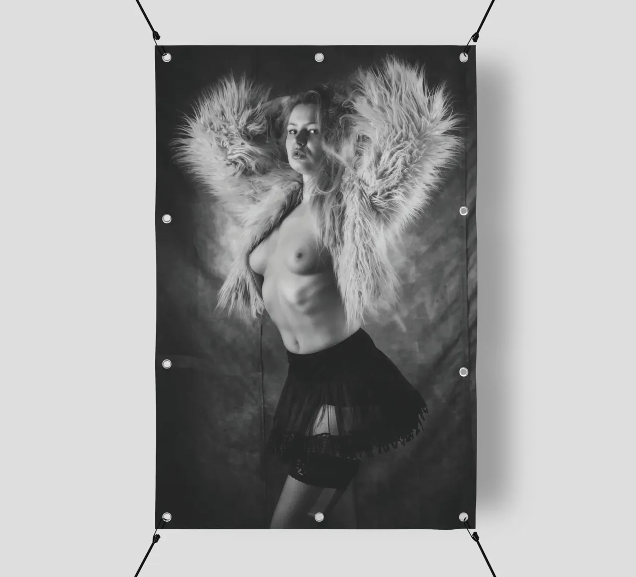 Amber topless in fur Mono telo in pvc da Dave Hare Photography
