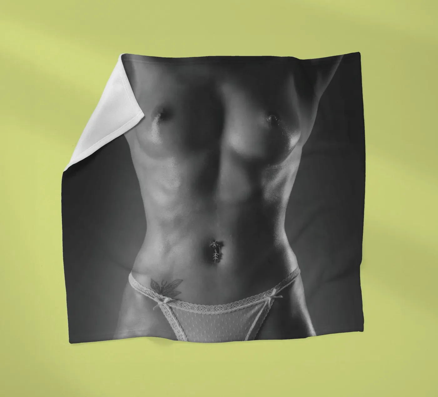 Ashlee coperta in pile da Dave Hare Photography